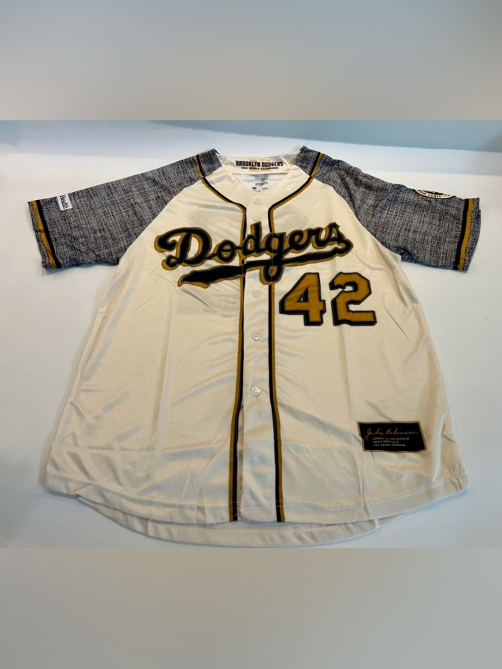 NWT Jackie Robinson Brooklyn Dodgers 42 Baseball Jersey in Cream and Gray